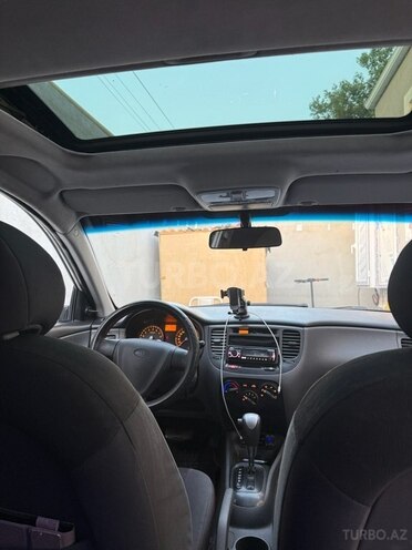 Kia Rio-5