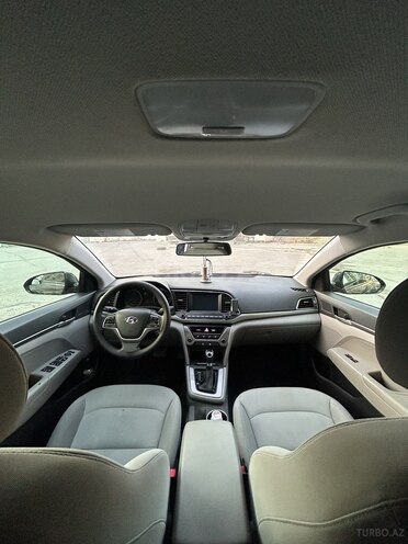 Hyundai Elantra 2018, 118,000 km - 2.0 л - Bakı