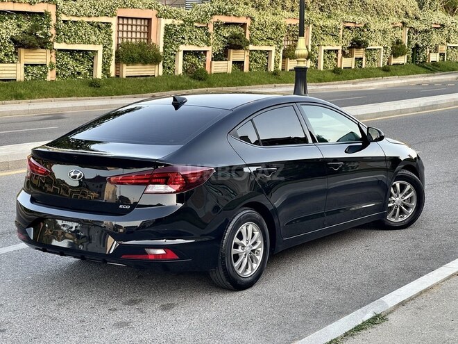 Hyundai Elantra-7