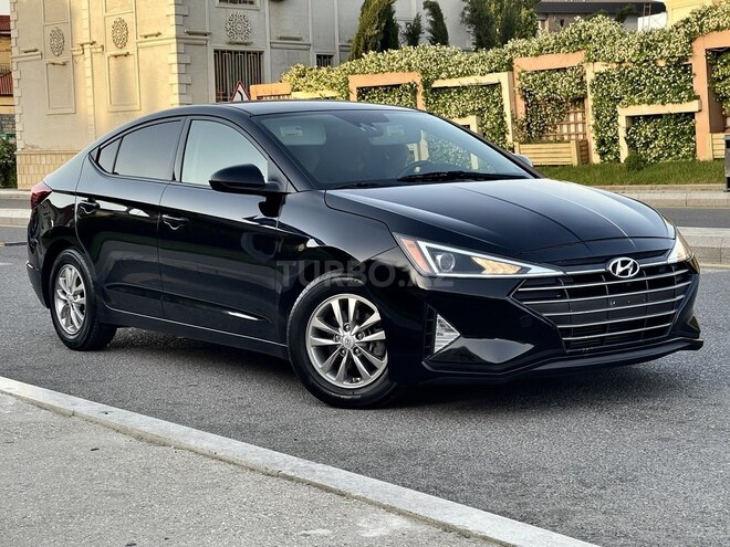 Hyundai Elantra-3