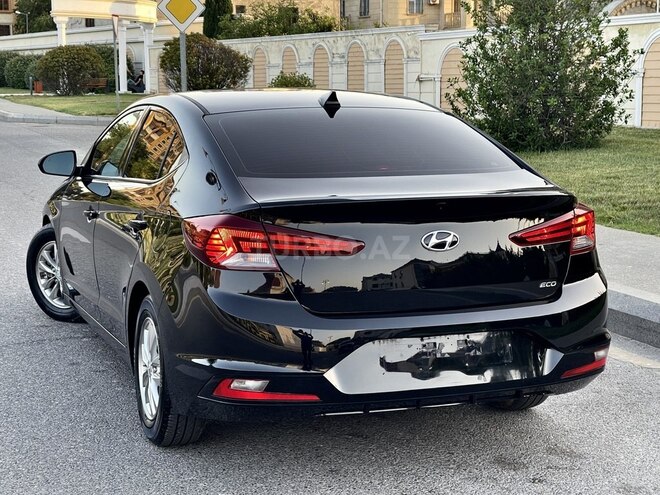 Hyundai Elantra-6