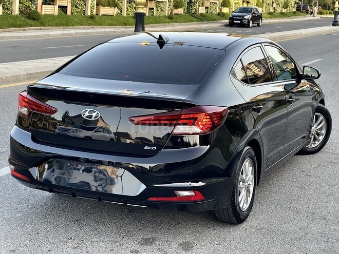 Hyundai Elantra-5