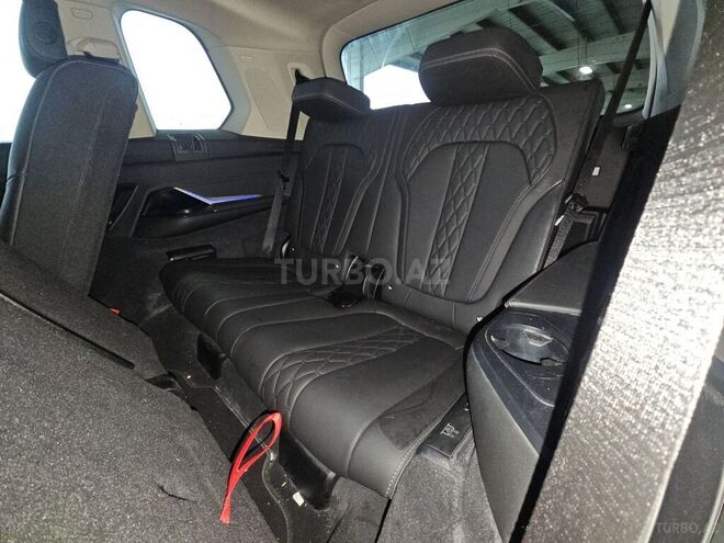 BMW X7-9