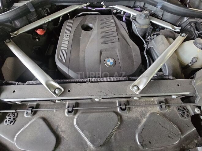 BMW X7-10
