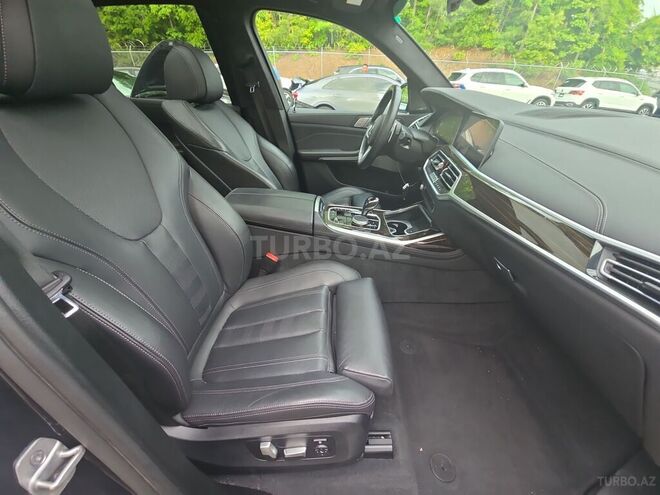 BMW X7-8