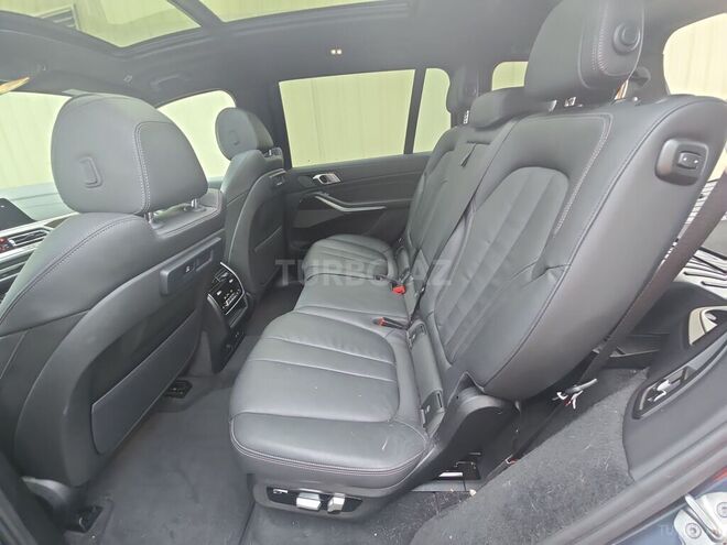 BMW X7-10