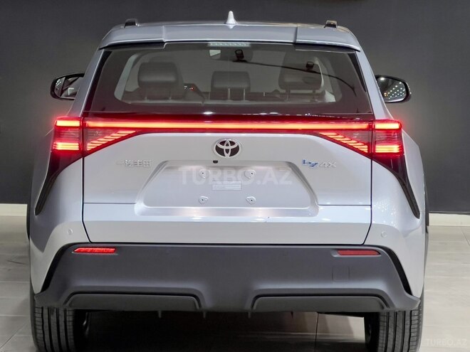 Toyota bZ4X-8