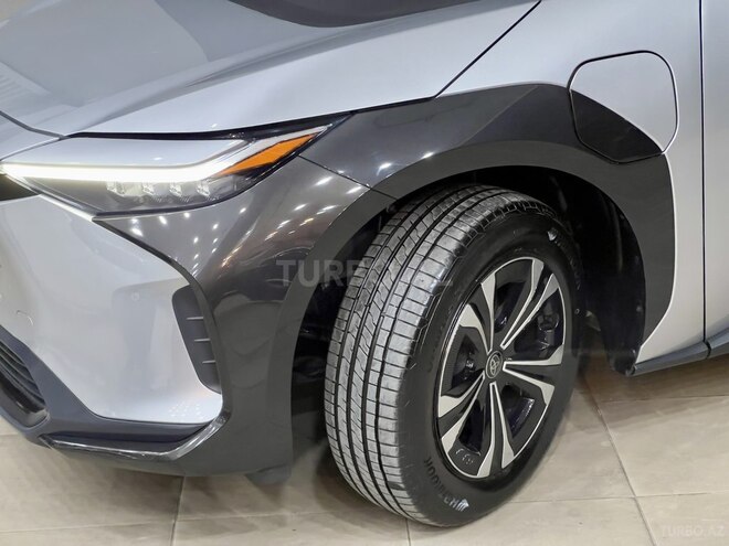Toyota bZ4X-16