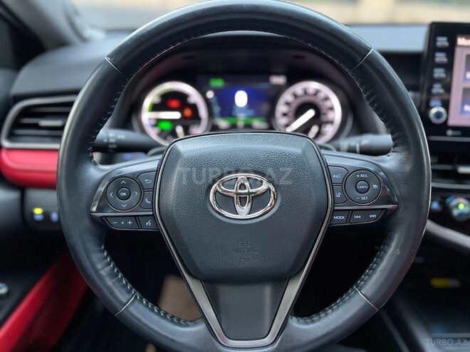 Toyota Camry-15