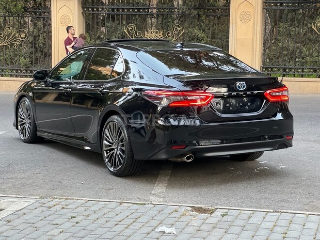 Toyota Camry-18