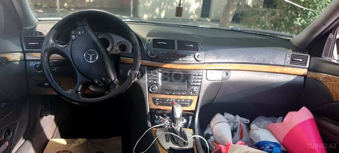 Mercedes E 350 2005, 325,000 km - 3.5 l - Bakı