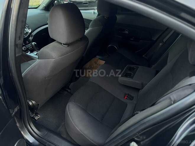 Chevrolet Cruze-16