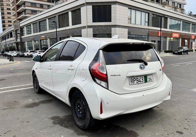 Toyota Aqua 2017, 122,310 km - 1.5 l - Bakı