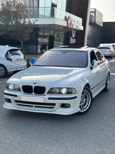 BMW 525 2002, 318,000 km - 2.5 l - Bakı