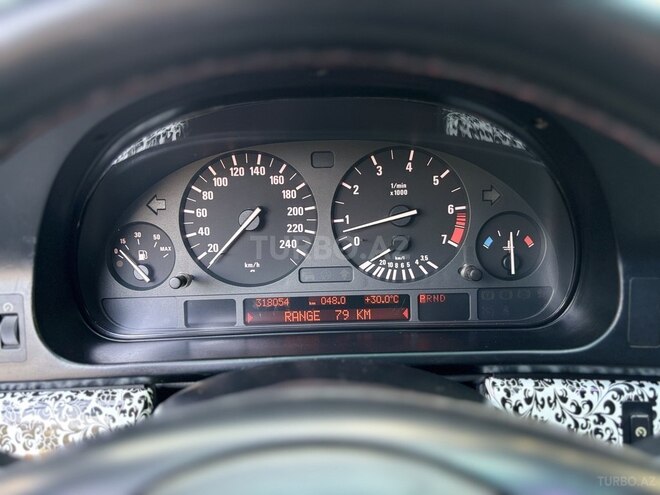 BMW 525 2002, 318,000 km - 2.5 l - Bakı