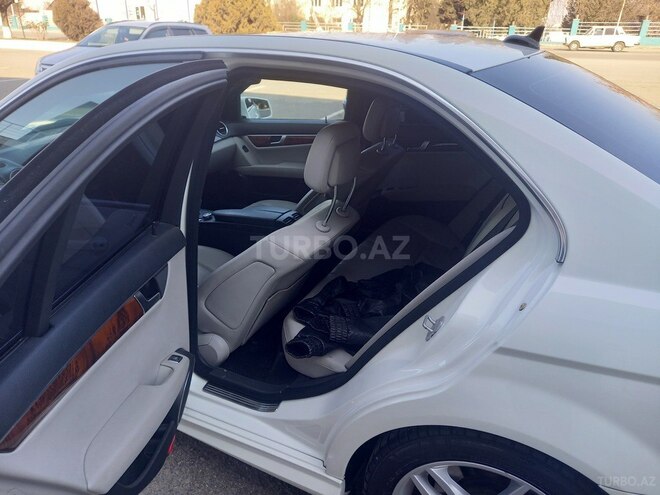 Mercedes C 250 2012, 172,000 km - 1.8 l - Qazax