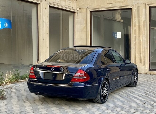 Mercedes E 320 2004, 243,000 km - 3.2 l - Bakı