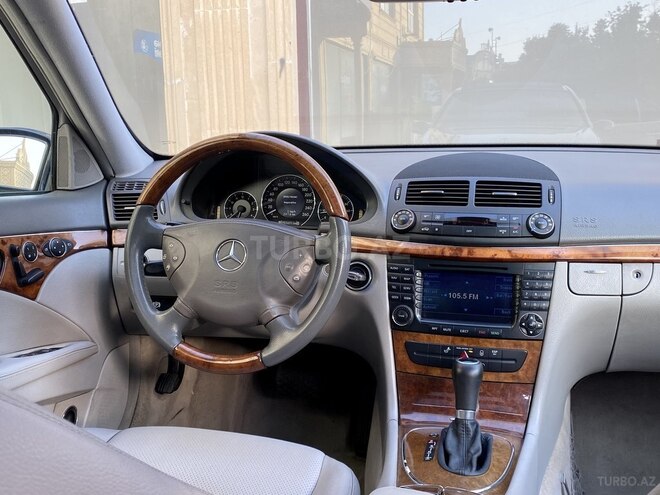 Mercedes E 320 2004, 243,000 km - 3.2 l - Bakı