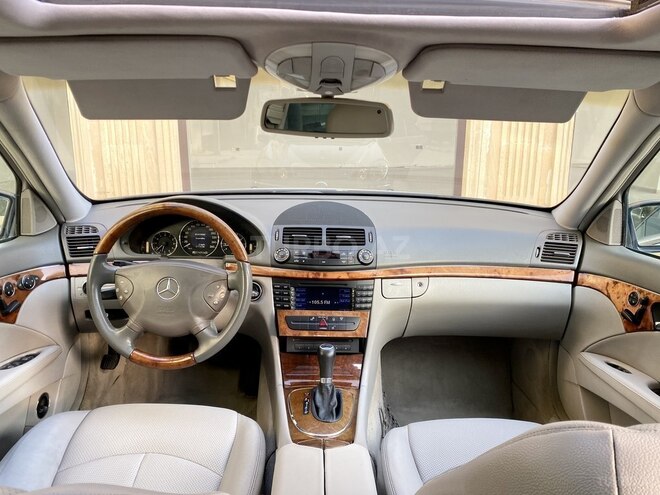 Mercedes E 320 2004, 243,000 km - 3.2 l - Bakı