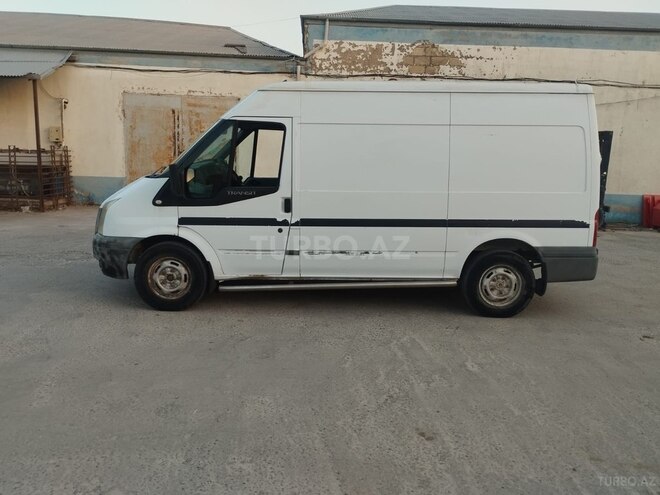 Ford Transit-3