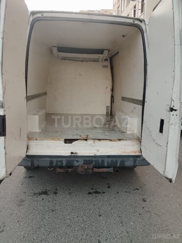 Ford Transit-5