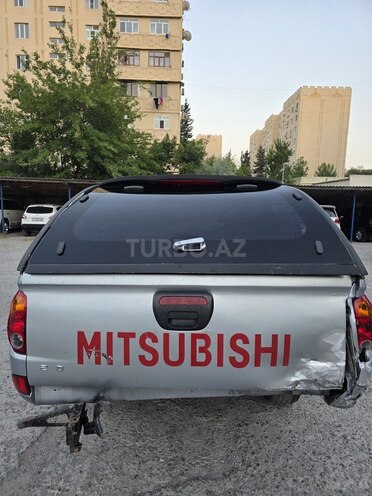 Mitsubishi L200 2014, 225,400 km - 2.5 l - Bakı