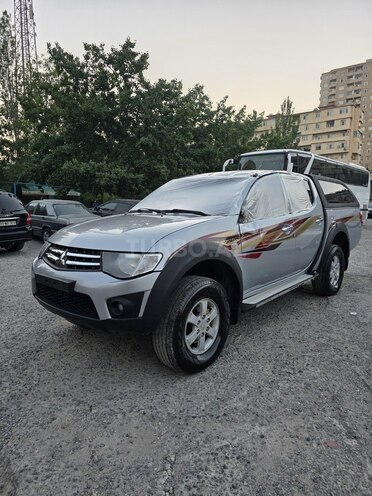 Mitsubishi L200 2014, 225,400 km - 2.5 l - Bakı