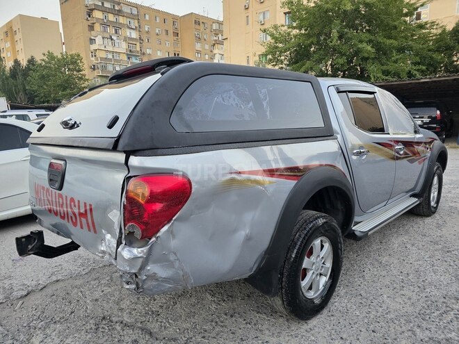 Mitsubishi L200 2014, 225,400 km - 2.5 l - Bakı