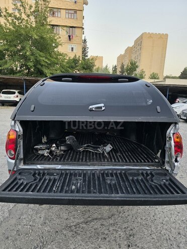 Mitsubishi L200 2014, 225,400 km - 2.5 l - Bakı