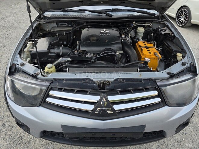 Mitsubishi L200 2014, 225,400 km - 2.5 l - Bakı