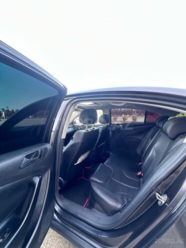 Volkswagen Passat 2006, 218,800 km - 2.0 l - Xaçmaz