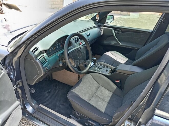 Mercedes E 230 1996, 420,000 km - 2.3 l - Qusar