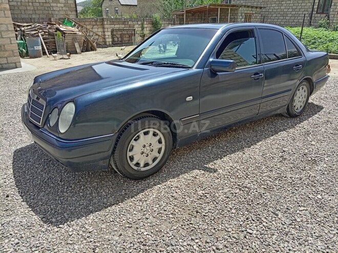 Mercedes E 230 1996, 420,000 km - 2.3 l - Qusar