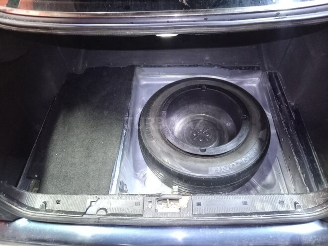 Mercedes E 230 1996, 420,000 km - 2.3 l - Qusar