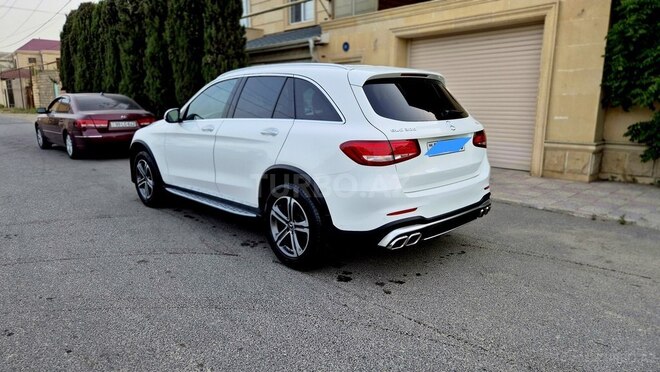 Mercedes GLC 300 4MATIC 2017, 130,000 km - 2.0 l - Bakı