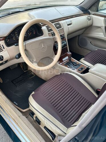 Mercedes E 240 1999, 300,000 km - 2.4 l - Şirvan