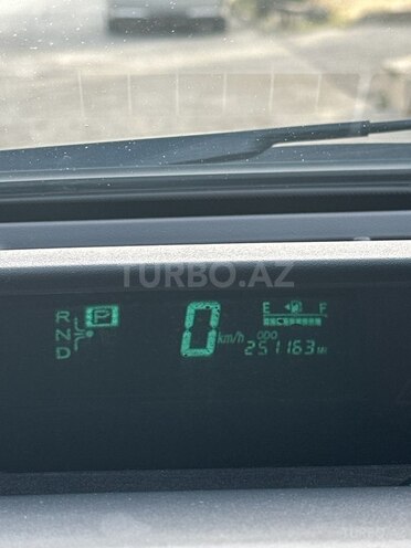 Toyota Prius-13