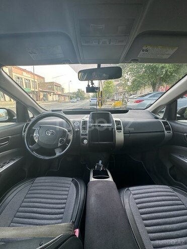 Toyota Prius-7