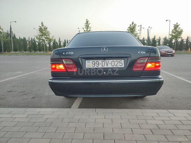 Mercedes E 220 d 2000, 448,896 km - 2.2 л - Salyan