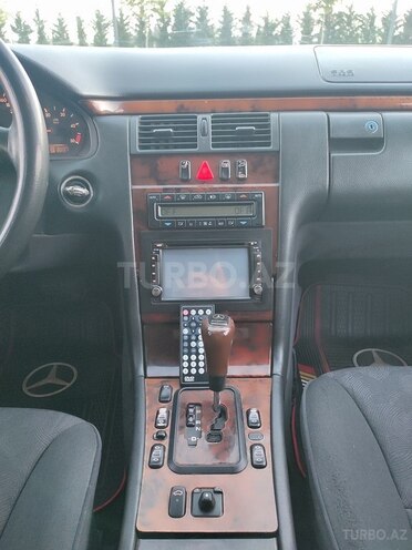 Mercedes E 220 d 2000, 448,896 km - 2.2 л - Salyan