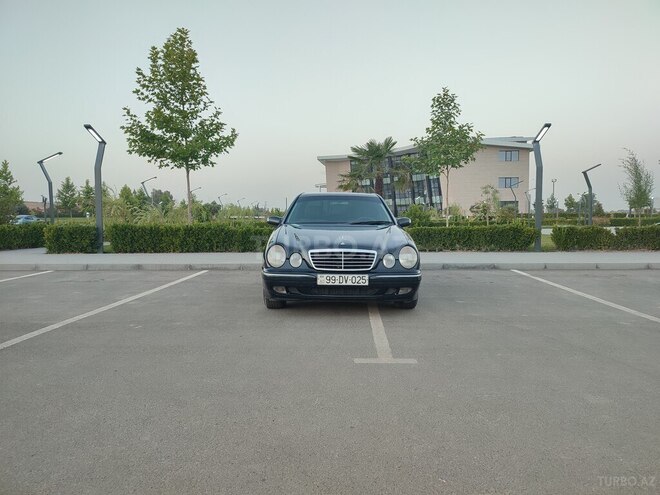 Mercedes E 220 d 2000, 448,896 km - 2.2 л - Salyan
