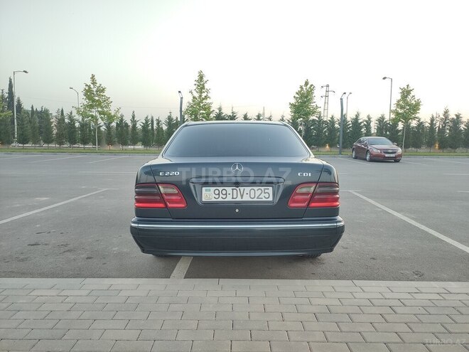 Mercedes E 220 d 2000, 448,896 km - 2.2 л - Salyan