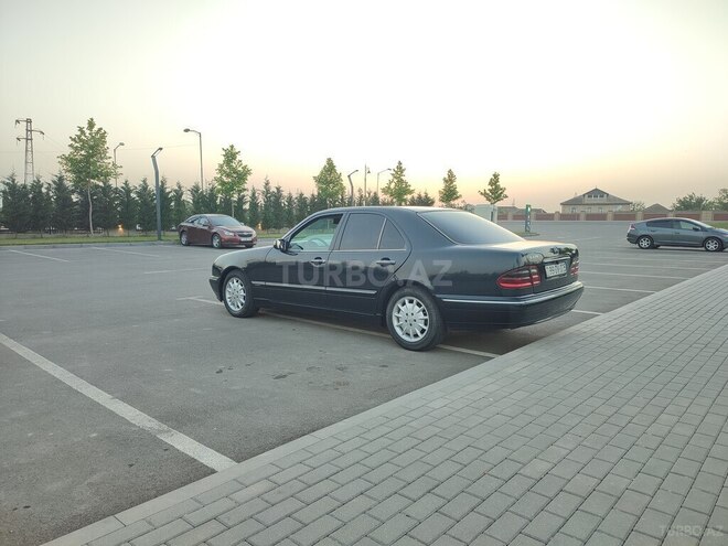 Mercedes E 220 d 2000, 448,896 km - 2.2 л - Salyan