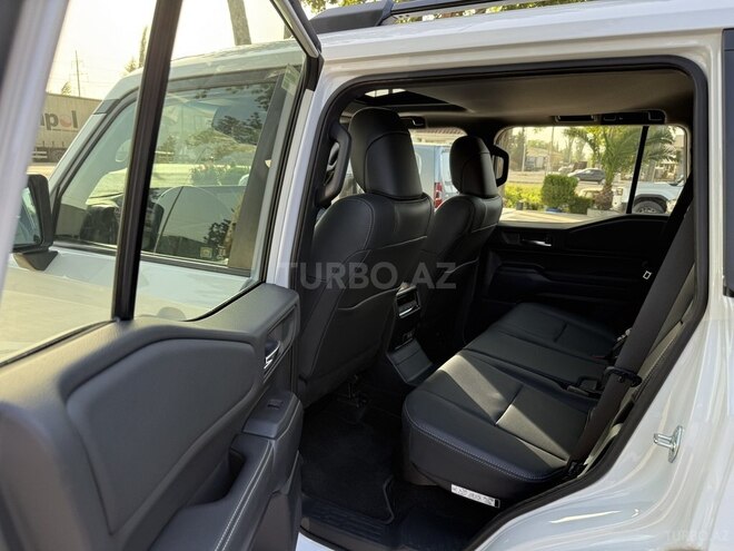 Toyota Land Cruiser Prado-9