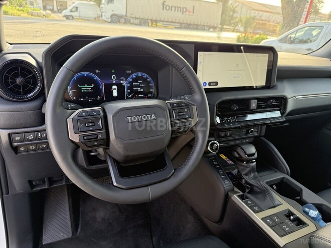 Toyota Land Cruiser Prado-17