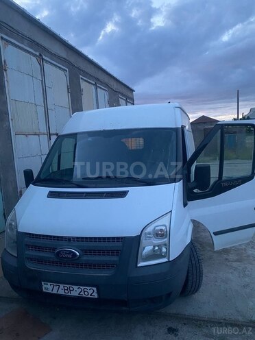 Ford Transit-9