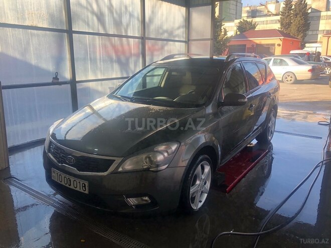 Kia Ceed 2010, 300,000 km - 1.6 л - Bakı