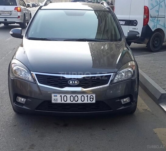 Kia Ceed 2010, 300,000 km - 1.6 л - Bakı