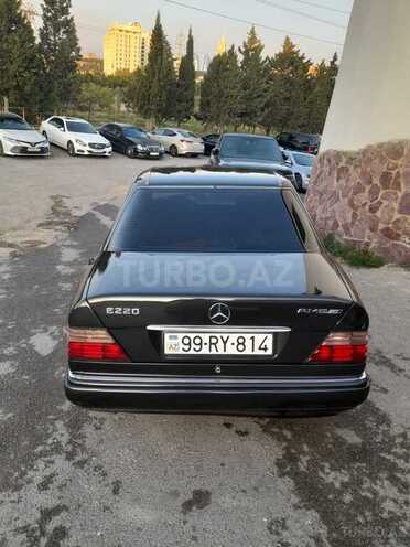 Mercedes E 220 1994, 245,000 km - 2.2 l - Bakı