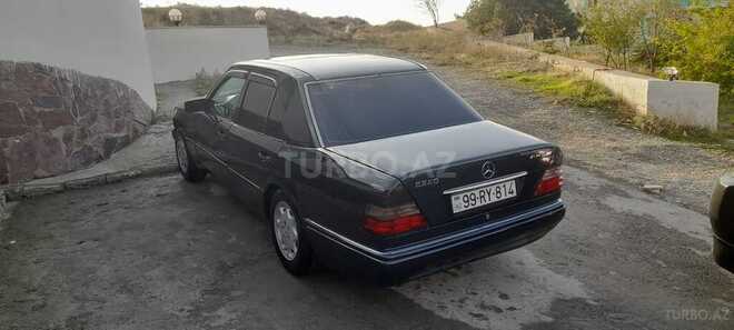 Mercedes E 220 1994, 245,000 km - 2.2 l - Bakı